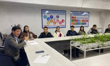 "Оратордук чеберчилик медицина кызматкерлери үчүн маанилүүбү?" темасында МФКнын студенттери үчүн дебат уюштурулду